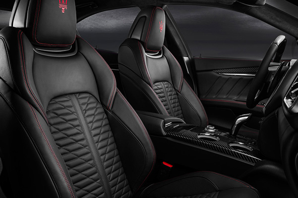 2020 Maserati Ghibli interior
